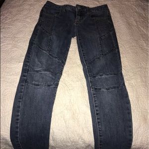 American Eagle blue jeans